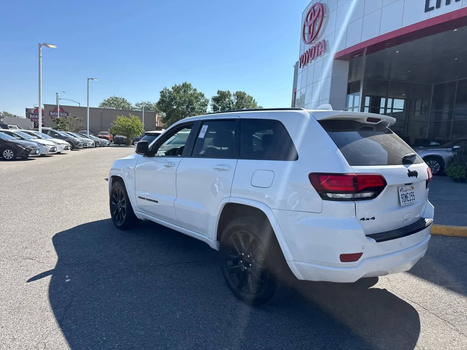 Thumbnail: 2018 Jeep Grand Cherokee - 9