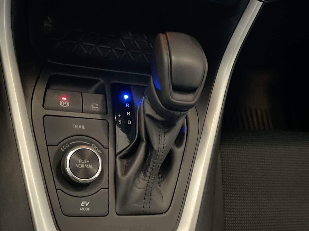 Thumbnail: 2024 Toyota RAV4 - 20