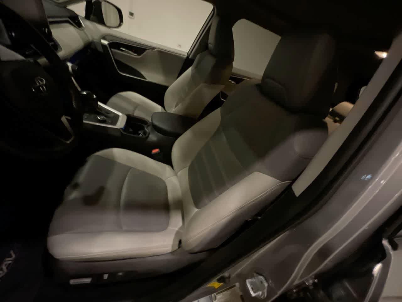 Thumbnail: 2019 Toyota RAV4 - 11