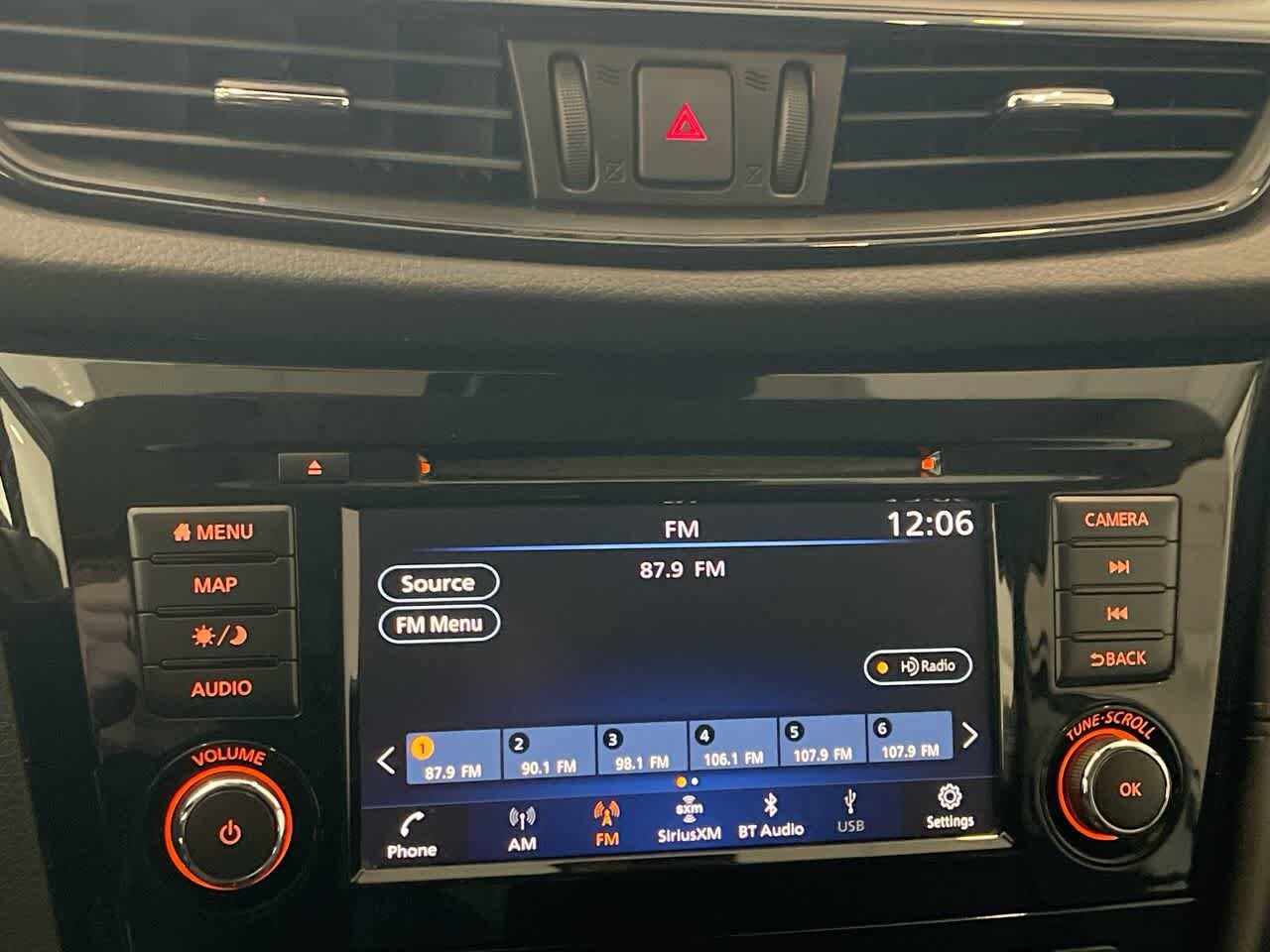 Thumbnail: 2019 Nissan Rogue - 16