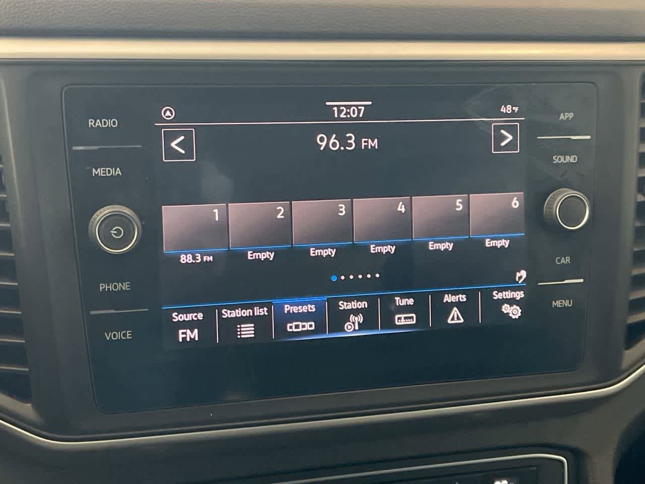 Thumbnail: 2021 Volkswagen Atlas - 16