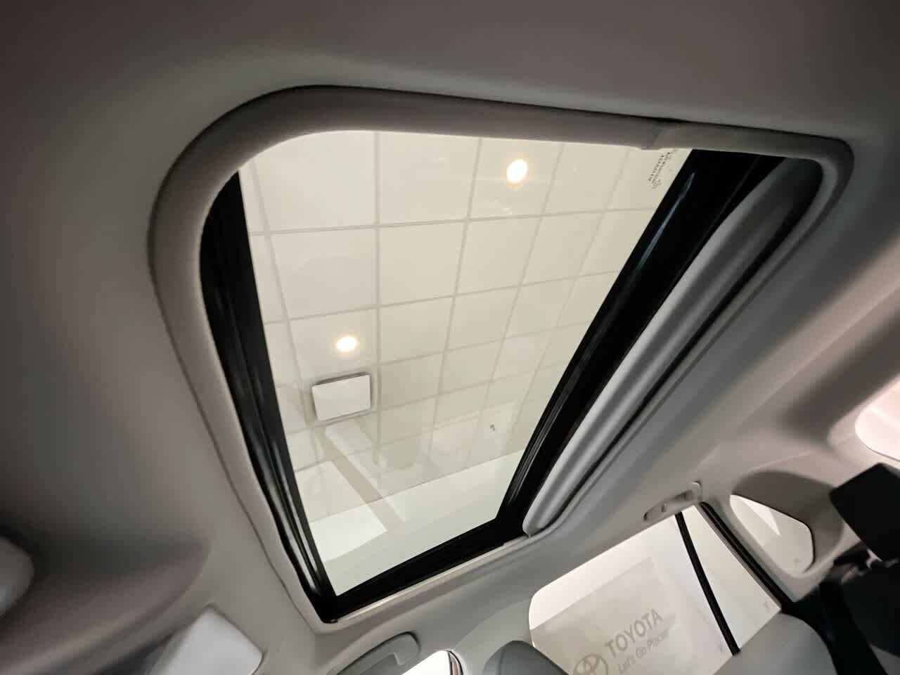 Thumbnail: 2025 Toyota RAV4 - 22