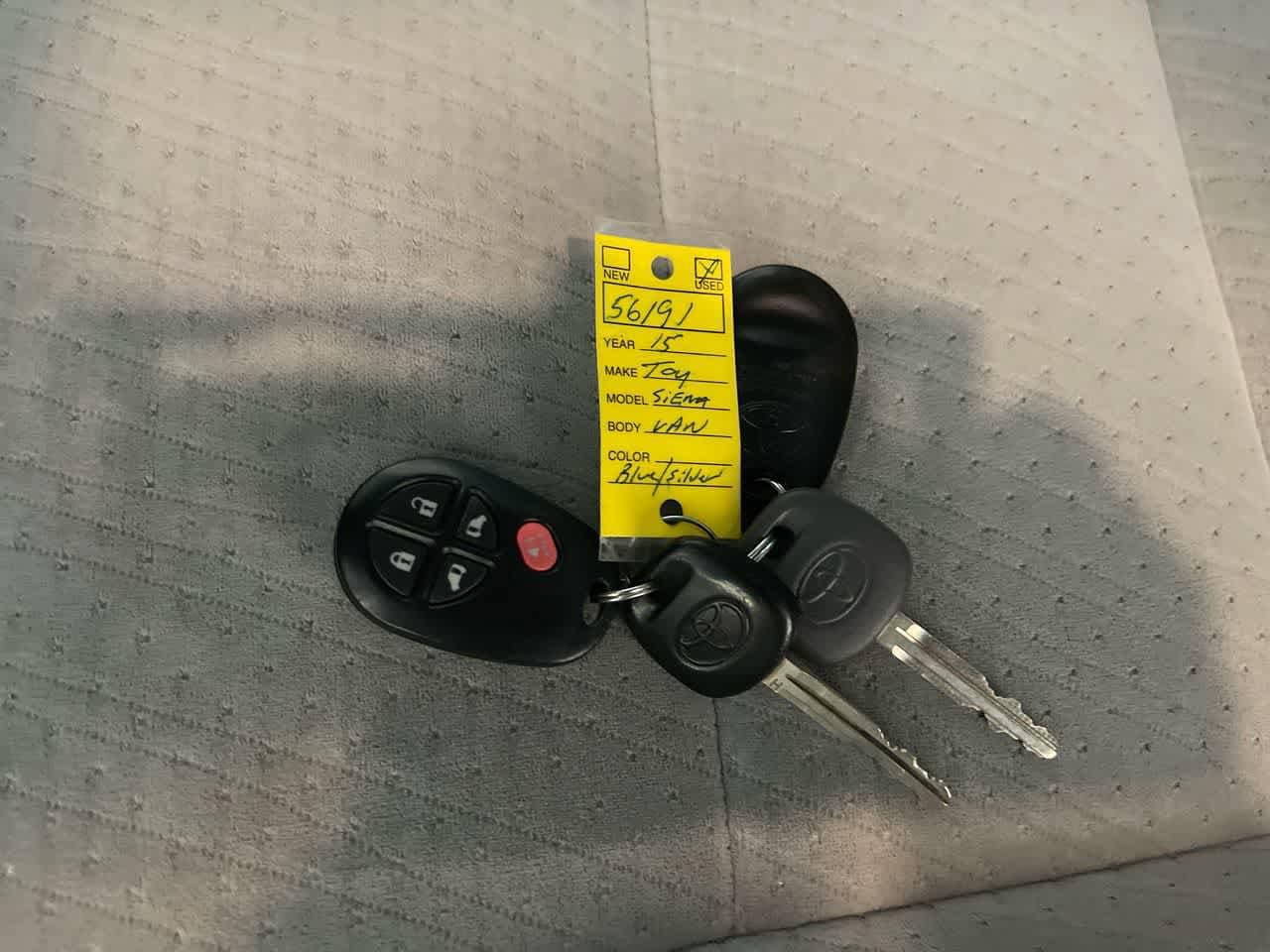 Thumbnail: 2015 Toyota Sienna - 26