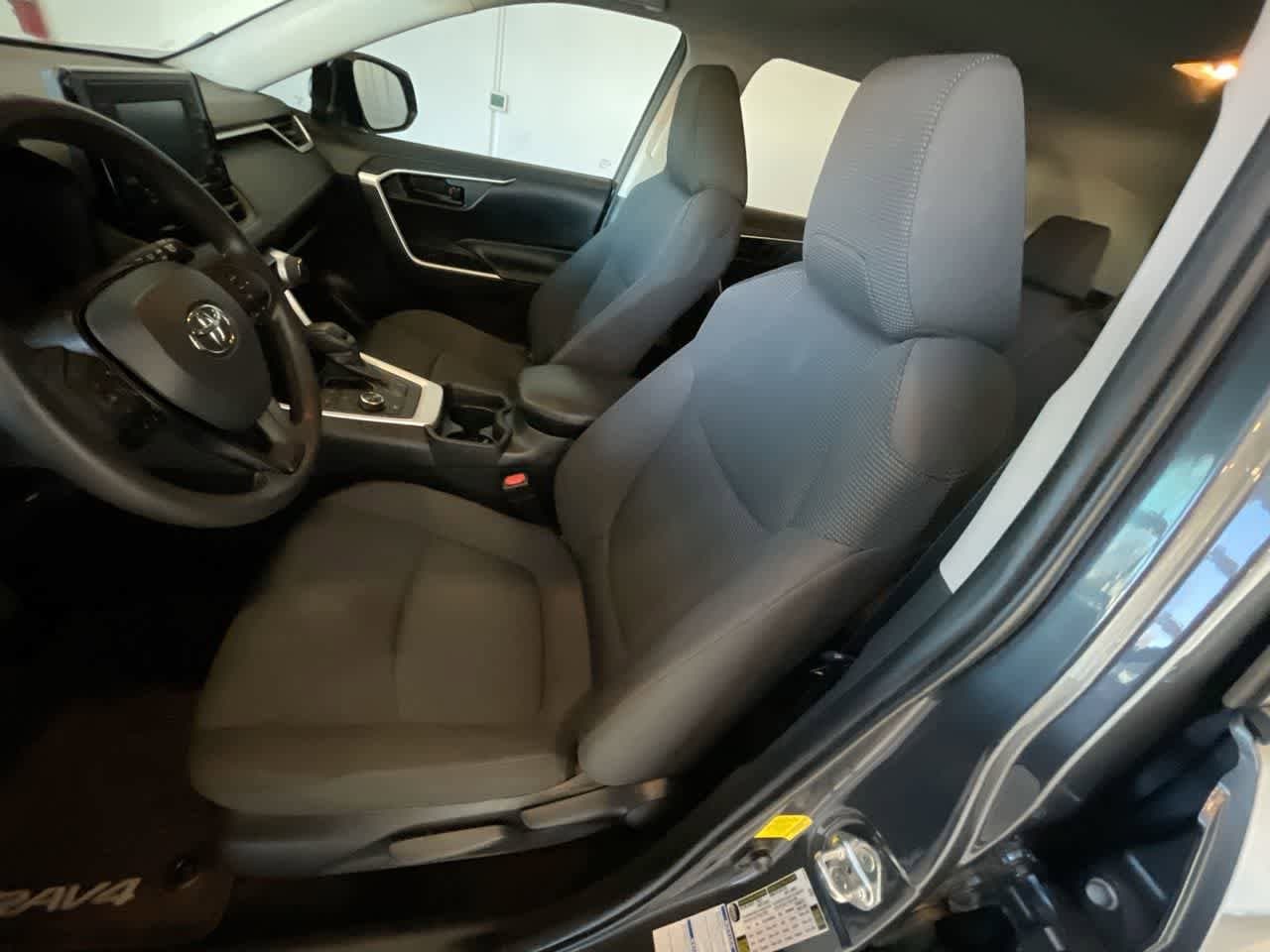 Thumbnail: 2020 Toyota RAV4 - 11