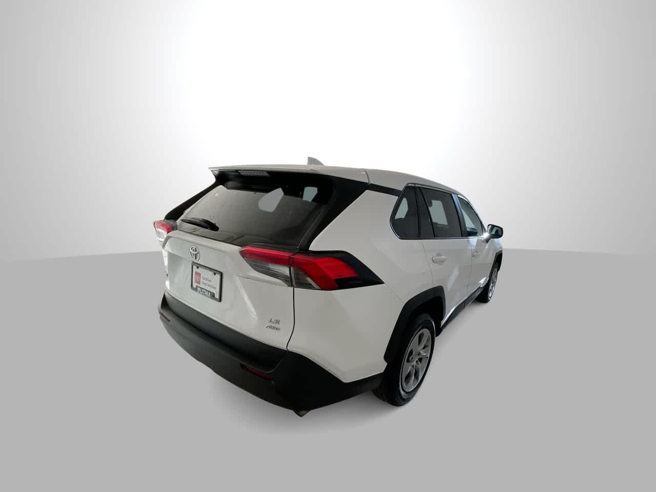 Thumbnail: 2022 Toyota RAV4 - 8