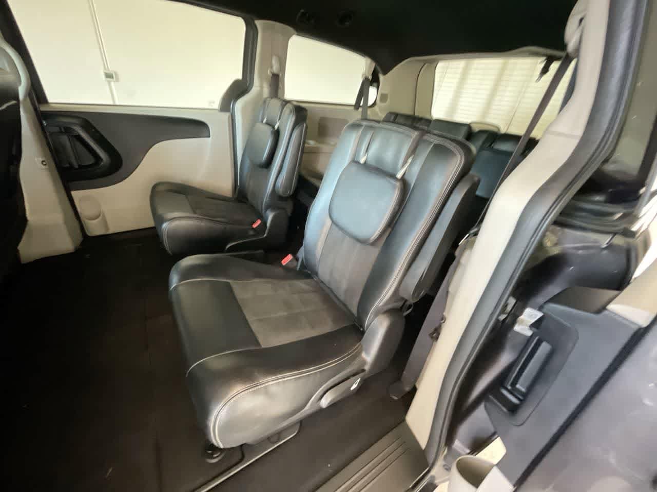 Thumbnail: 2019 Dodge Grand Caravan - 22