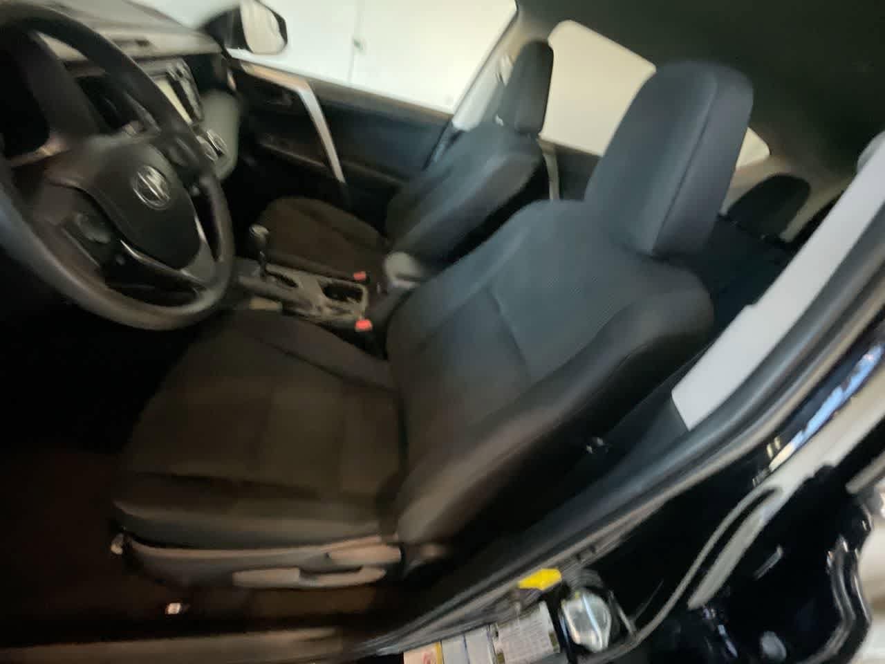 Thumbnail: 2016 Toyota RAV4 - 11