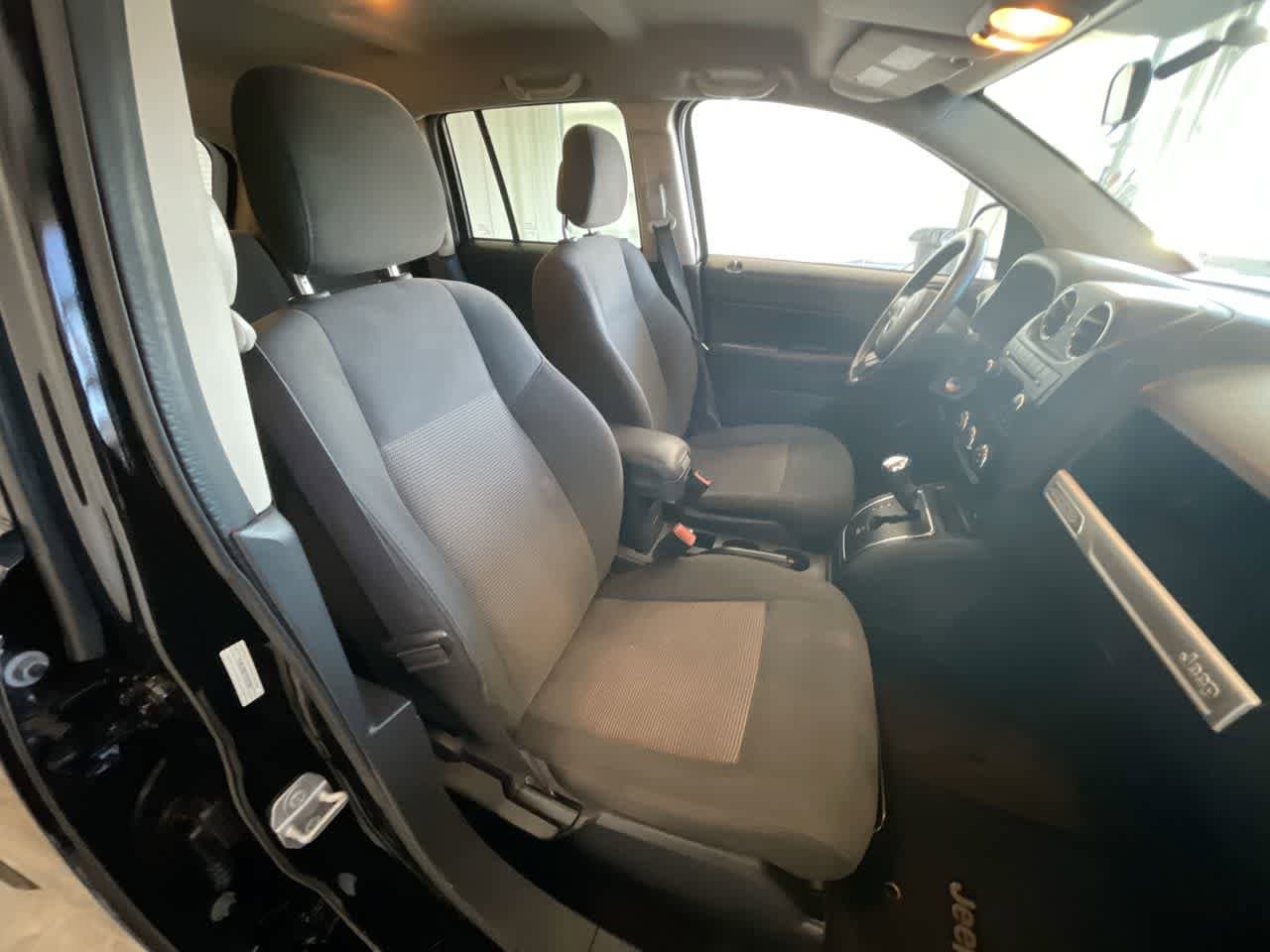 Thumbnail: 2015 Jeep Compass - 22