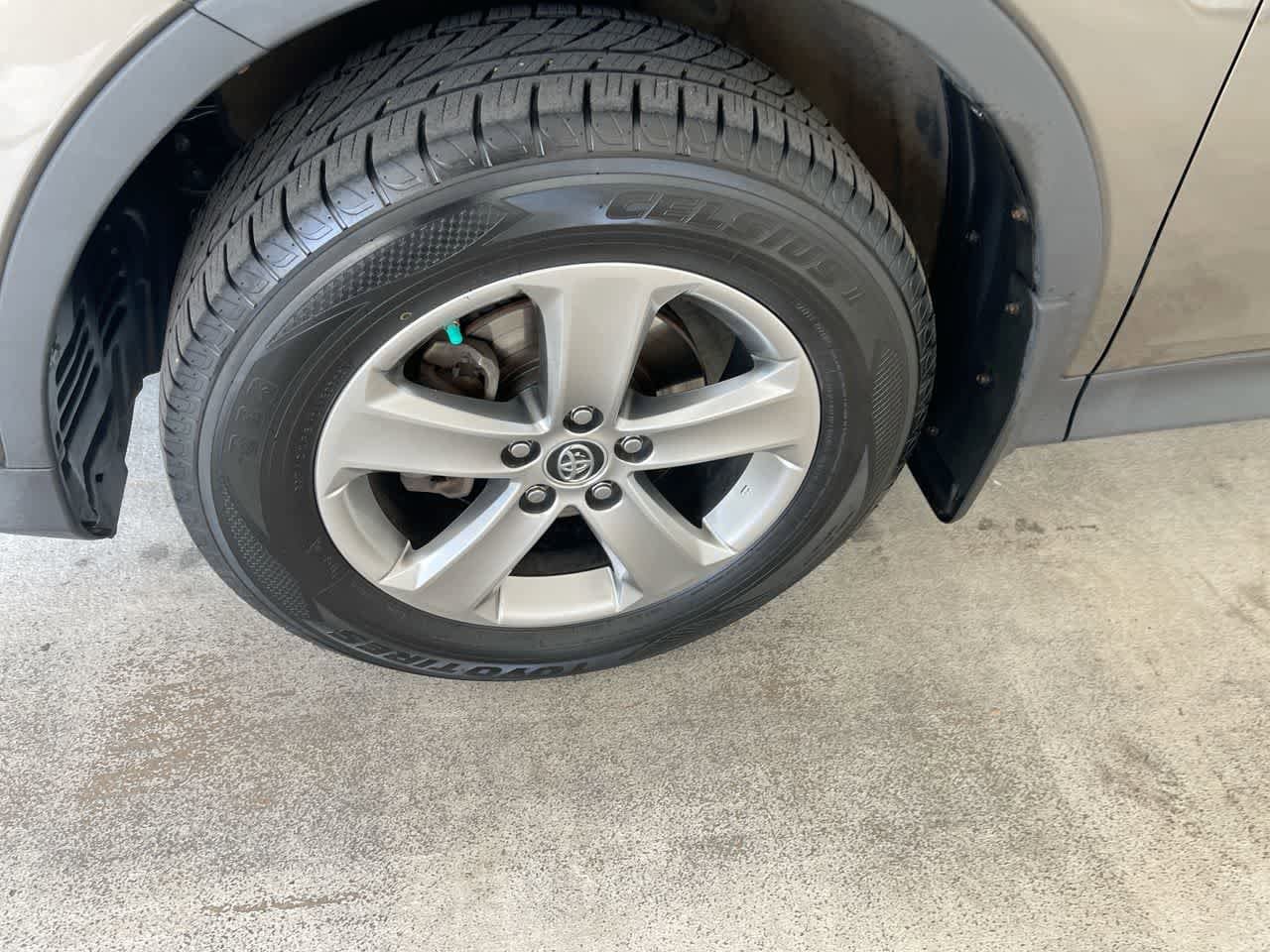 Thumbnail: 2015 Toyota RAV4 - 10