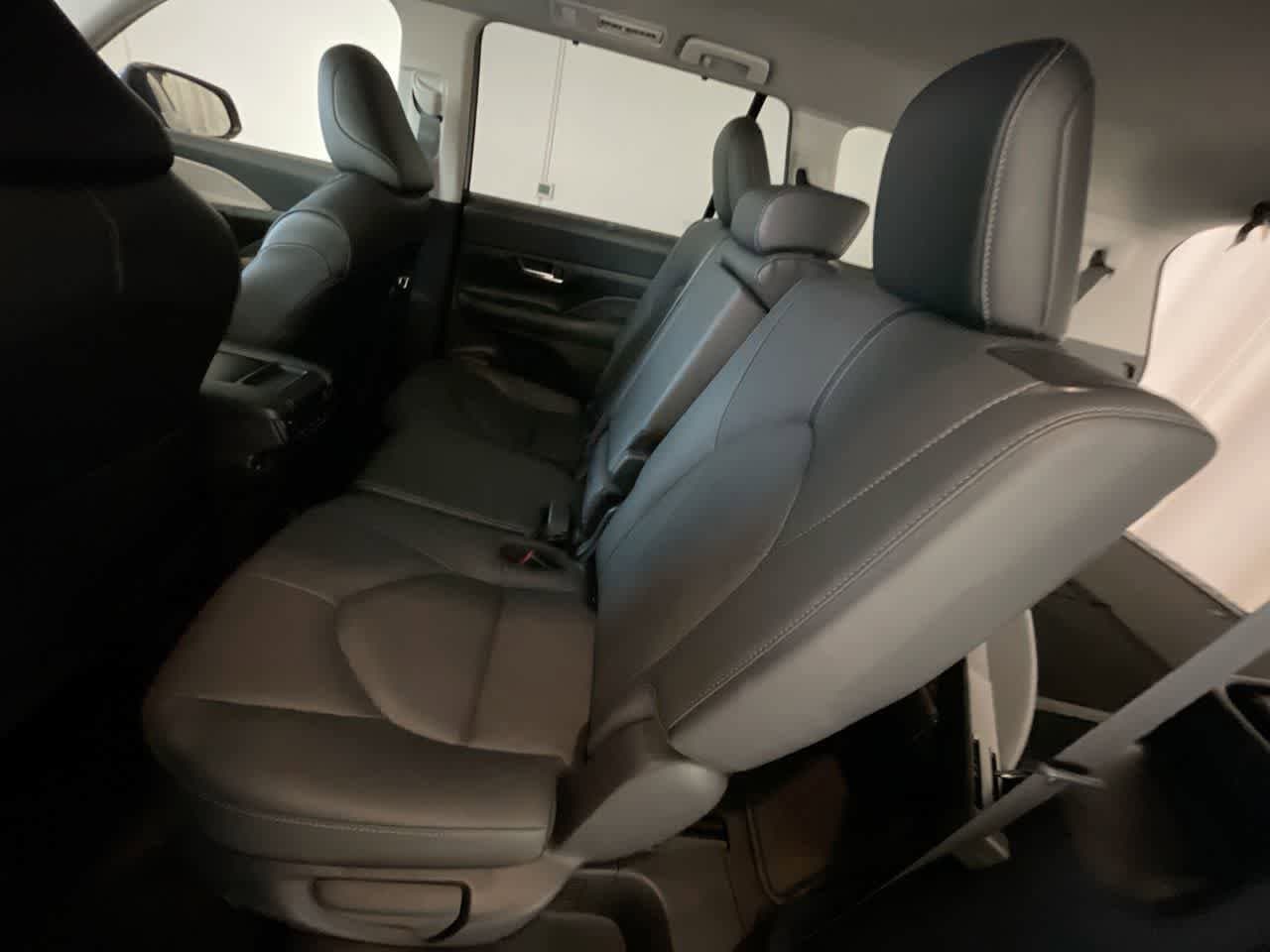 Thumbnail: 2025 Toyota Grand Highlander - 22