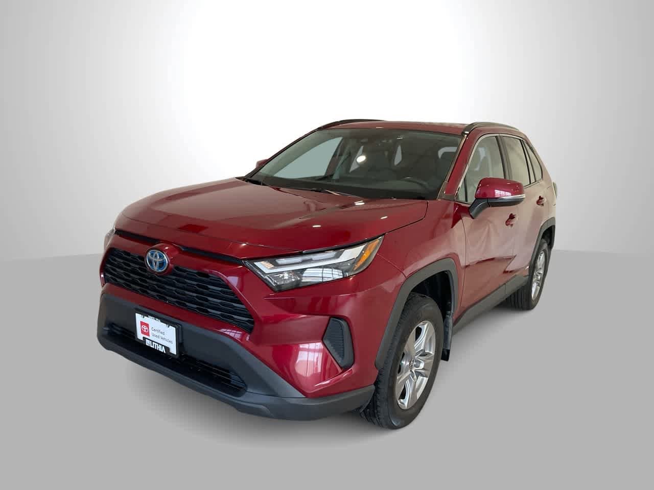 2024 Toyota RAV4 XLE's photo