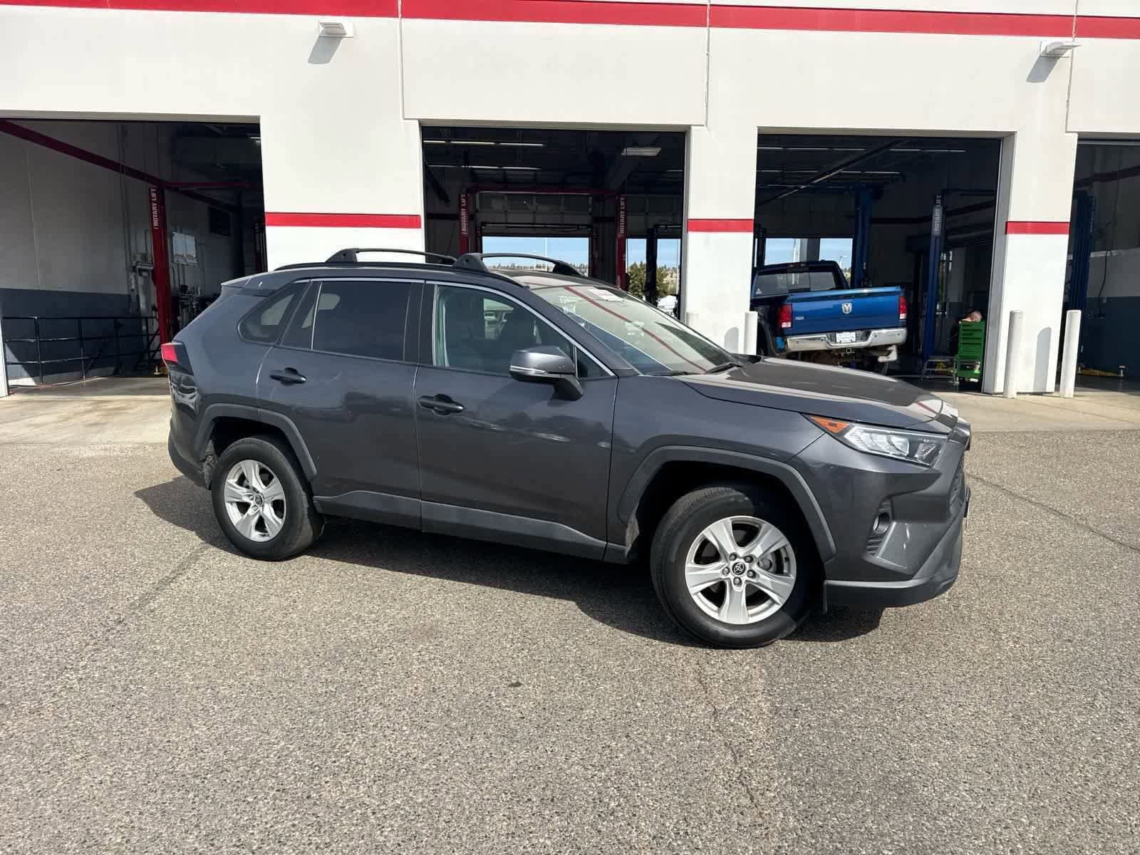 Thumbnail: 2021 Toyota RAV4 - 4