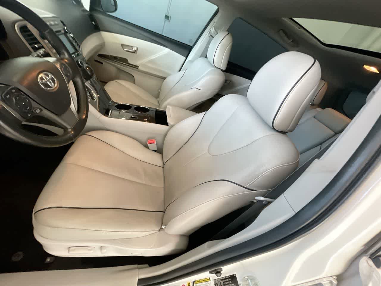 Thumbnail: 2015 Toyota Venza - 11