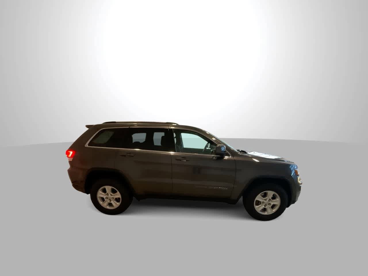 Thumbnail: 2017 Jeep Grand Cherokee - 9