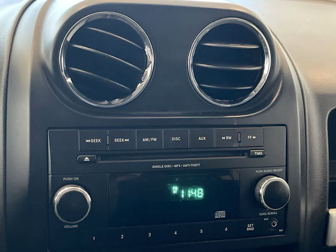 Thumbnail: 2015 Jeep Compass - 16