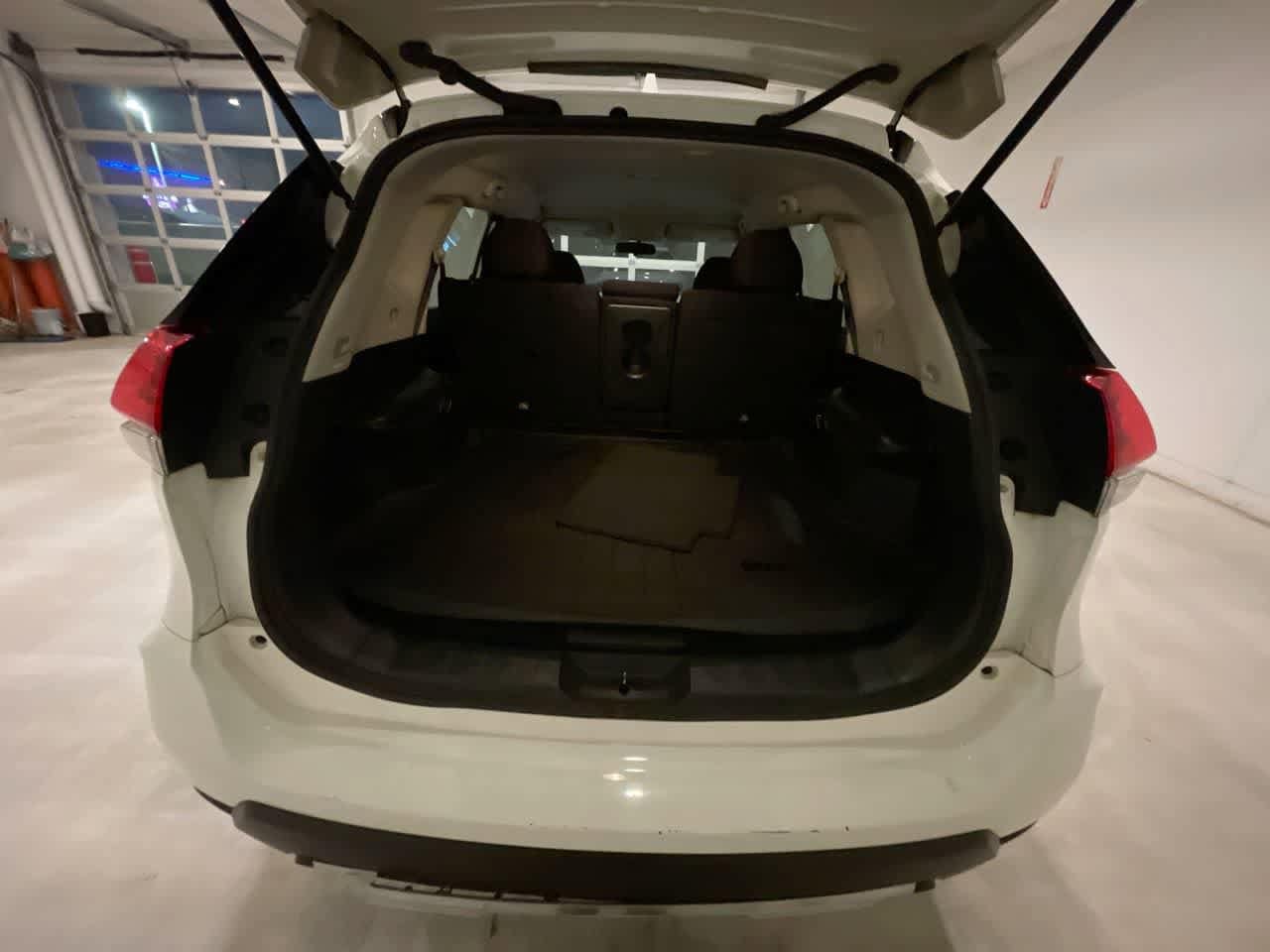 Thumbnail: 2017 Nissan Rogue - 22