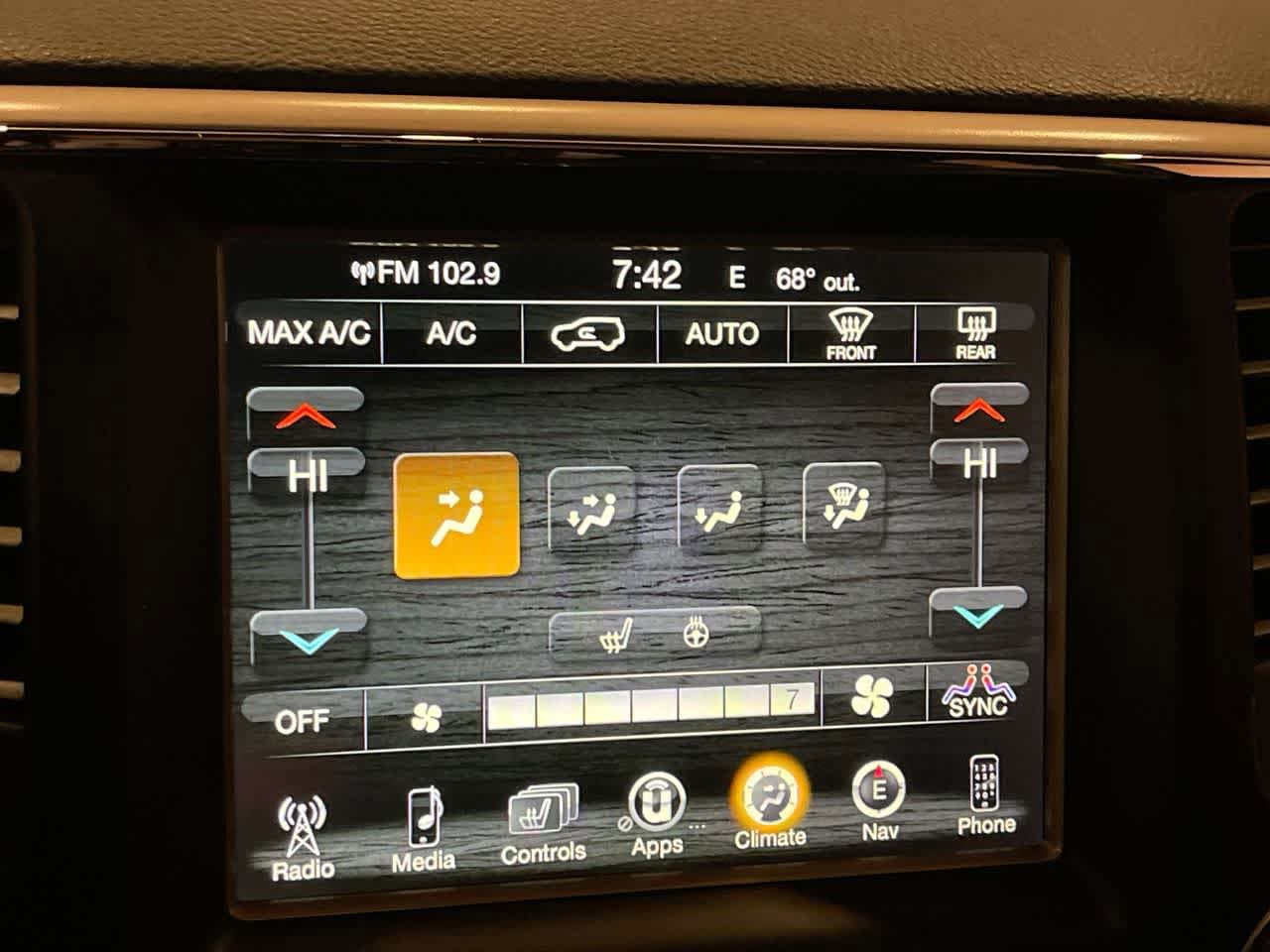 Thumbnail: 2017 Jeep Grand Cherokee - 16