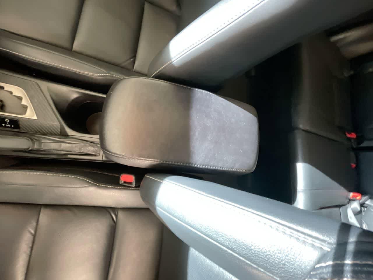 Thumbnail: 2013 Toyota RAV4 - 21