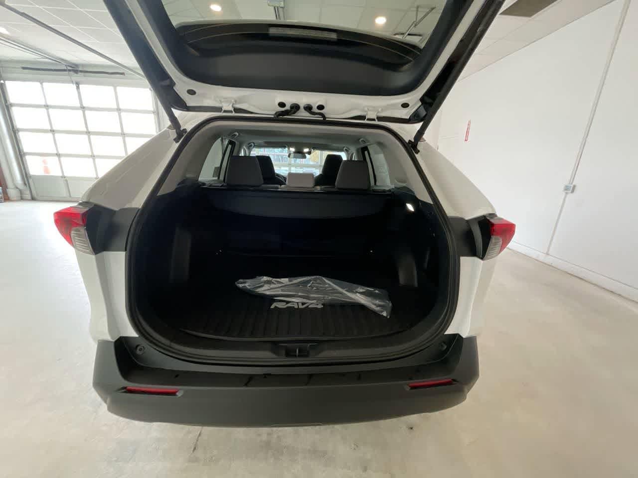 Thumbnail: 2025 Toyota RAV4 - 24