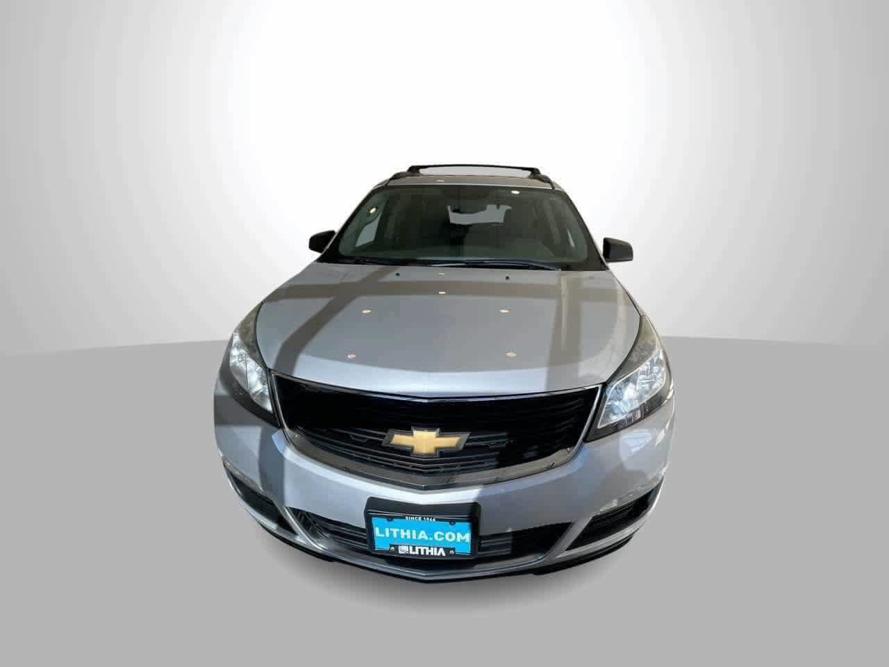 2016 Chevrolet Traverse LS photo 3