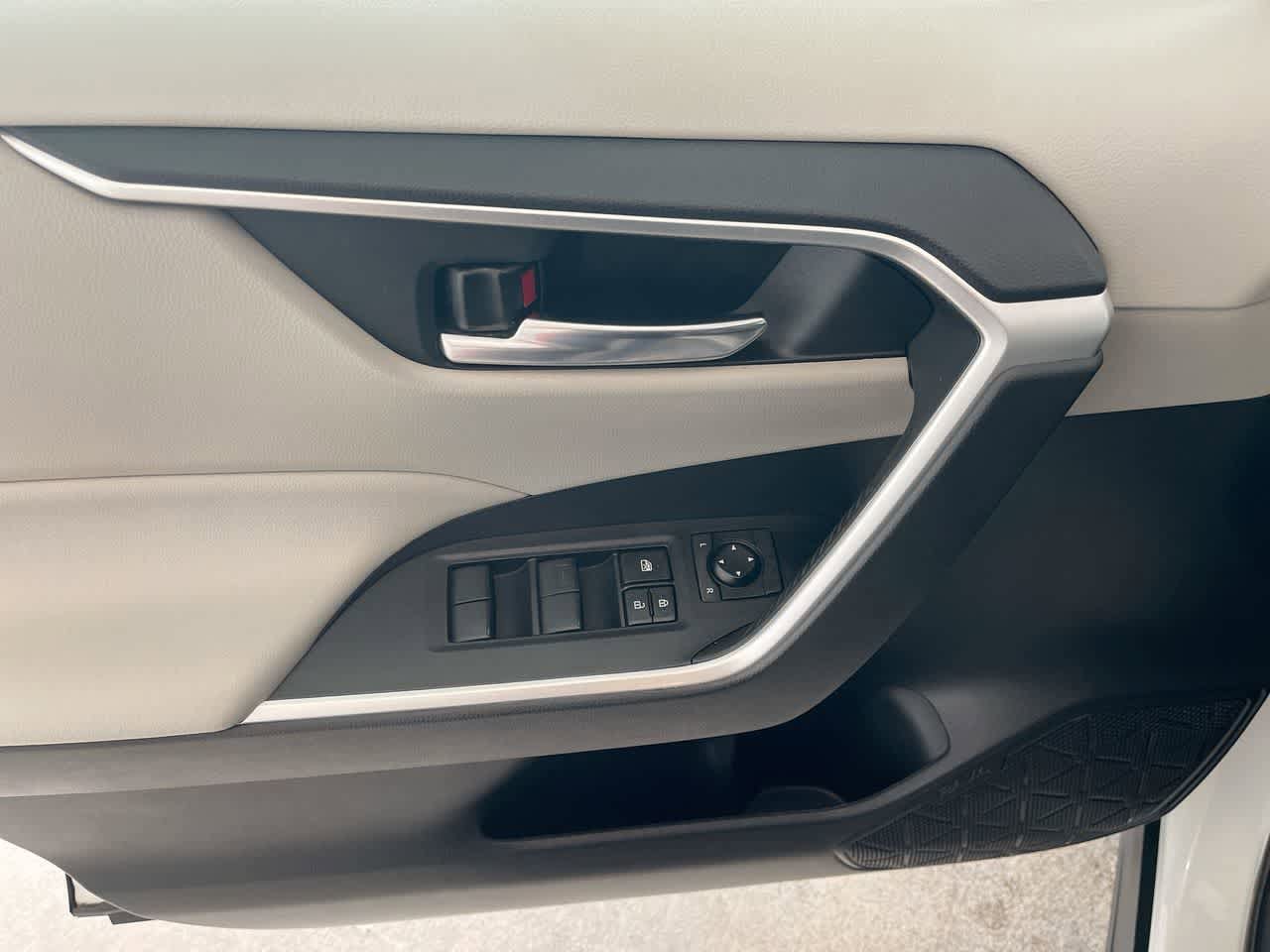 Thumbnail: 2021 Toyota RAV4 - 13