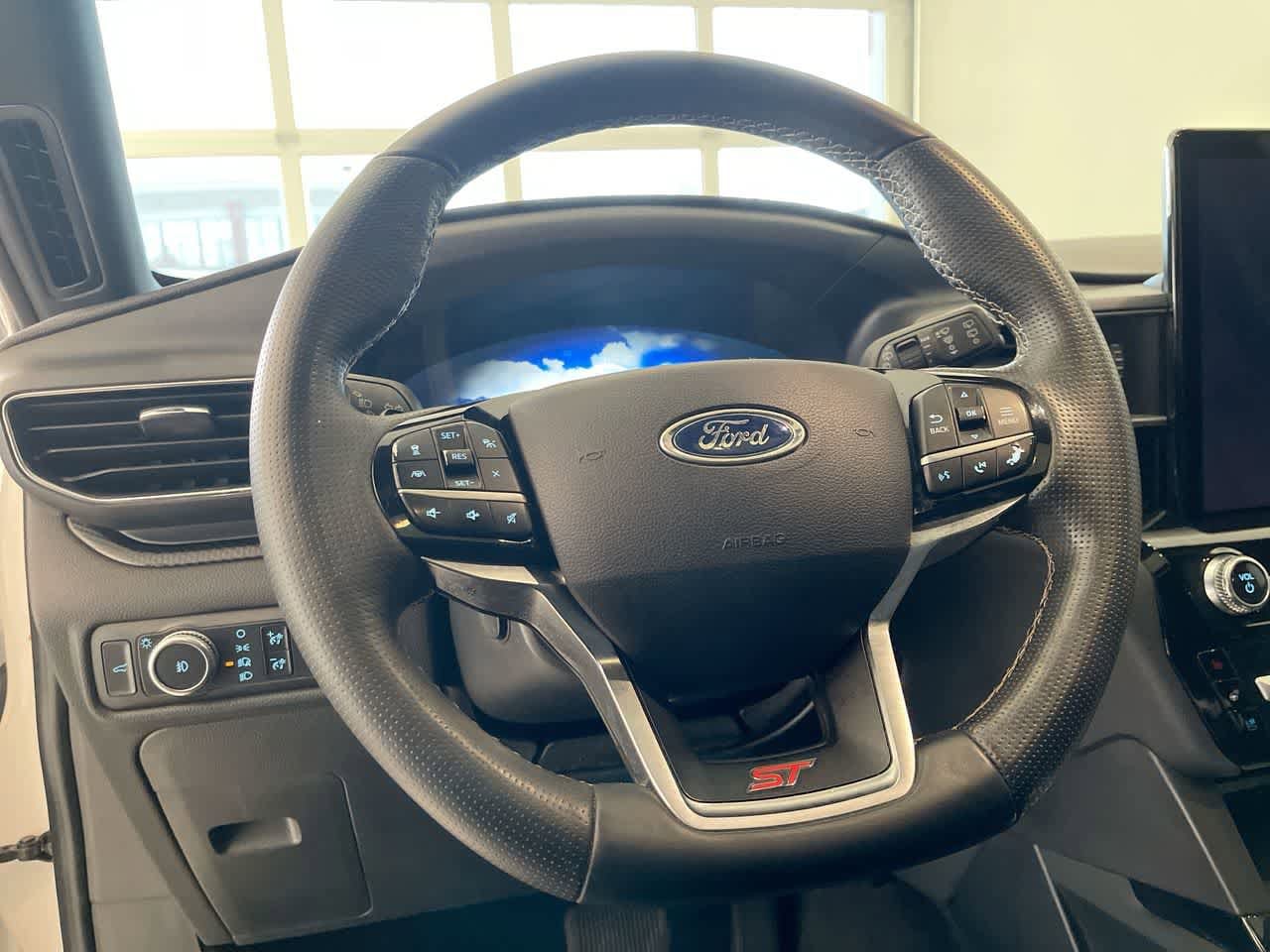 Thumbnail: 2021 Ford Explorer - 15