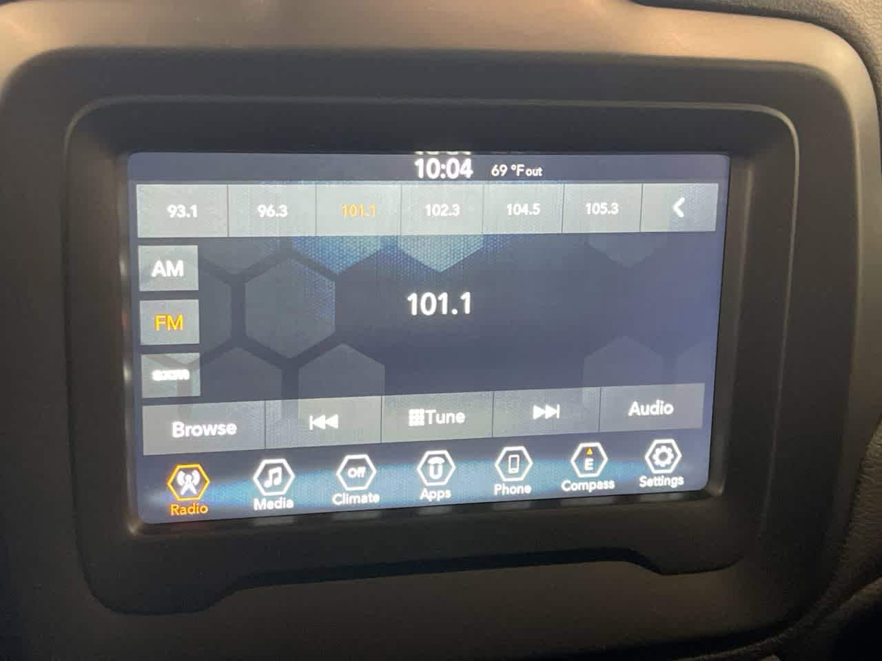 Thumbnail: 2019 Jeep Renegade - 16