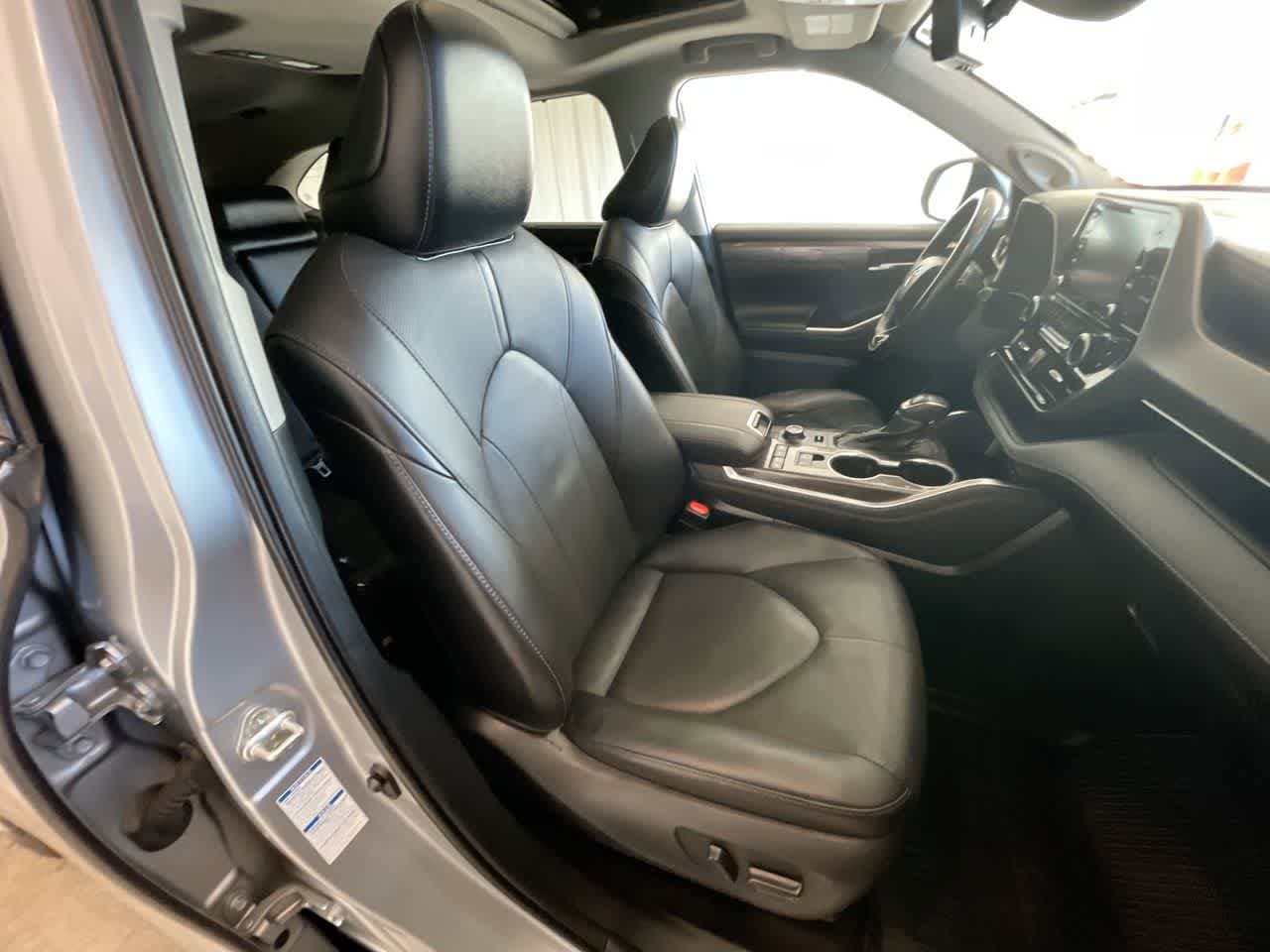 Thumbnail: 2021 Toyota Highlander - 26