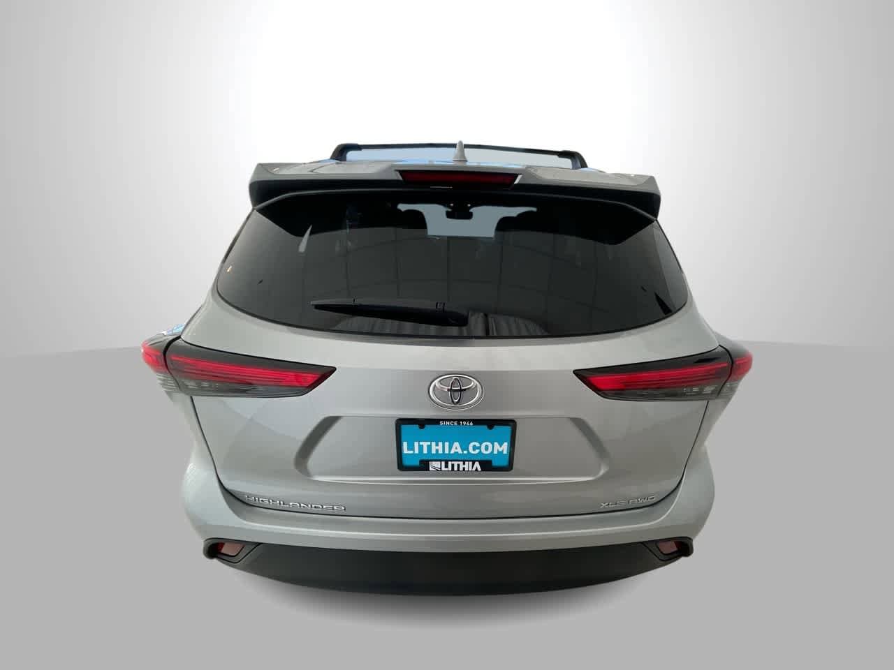 Thumbnail: 2023 Toyota Highlander - 7