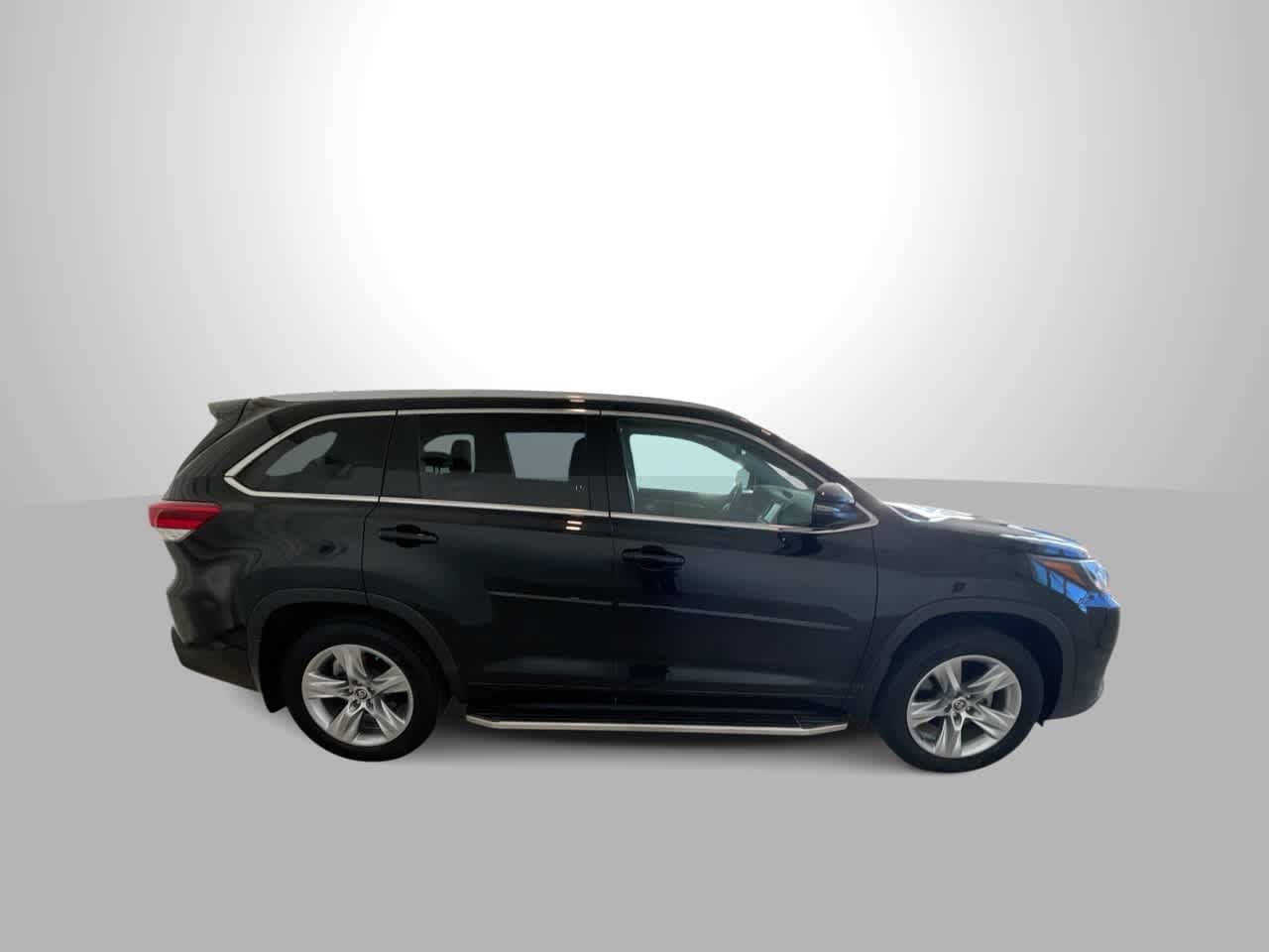 Thumbnail: 2019 Toyota Highlander - 9