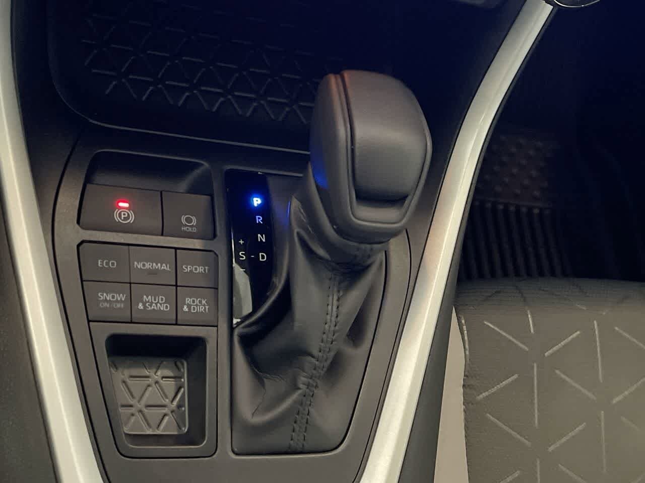 Thumbnail: 2025 Toyota RAV4 - 20