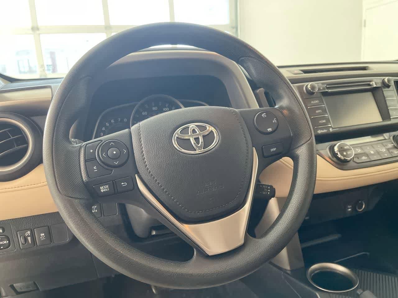 Thumbnail: 2015 Toyota RAV4 - 14