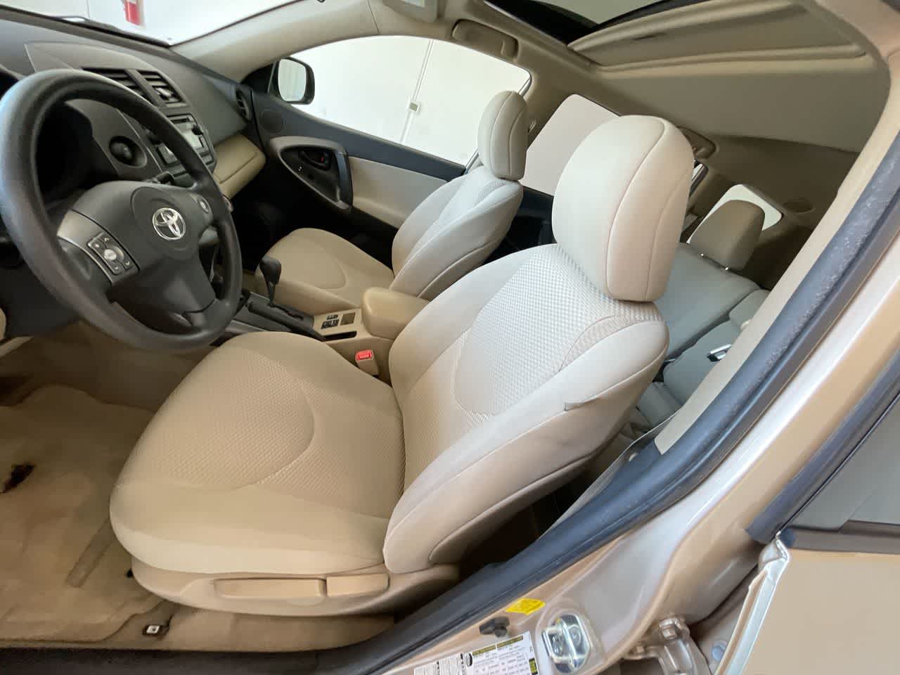 Thumbnail: 2012 Toyota RAV4 - 10