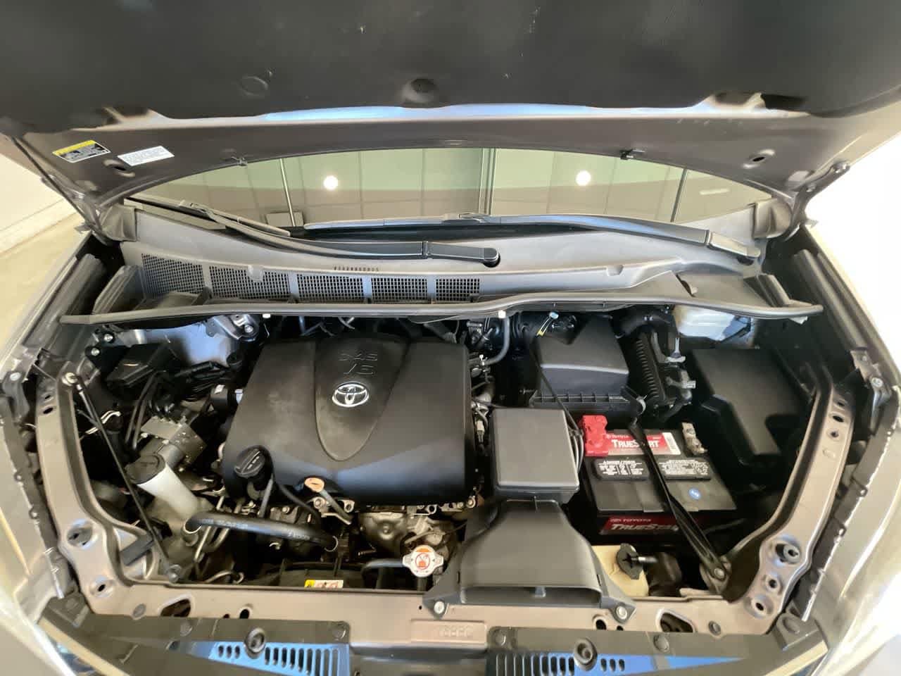 Thumbnail: 2020 Toyota Sienna - 27