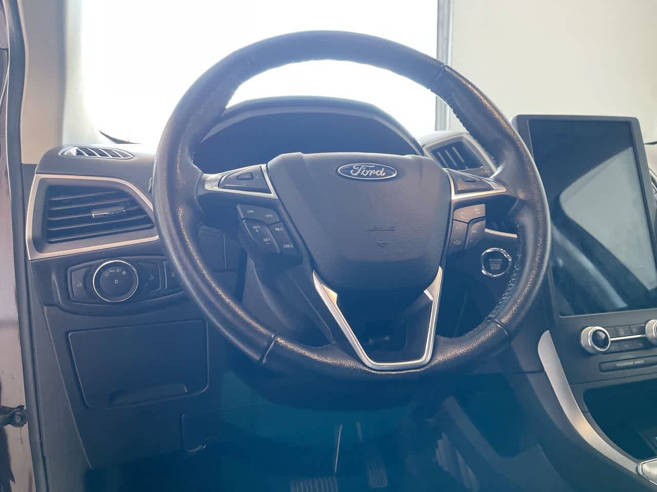 Thumbnail: 2022 Ford Edge - 14