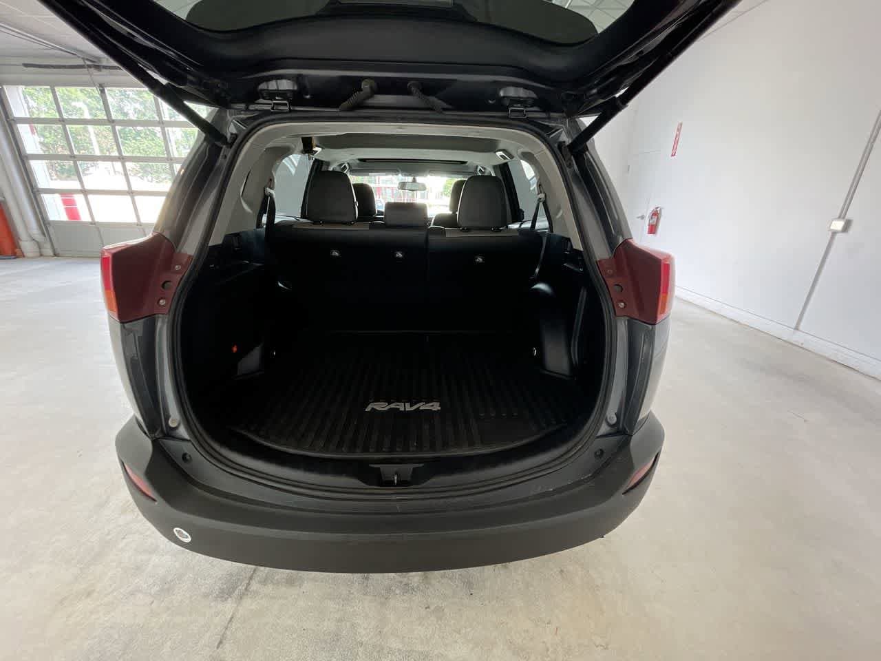 Thumbnail: 2013 Toyota RAV4 - 23
