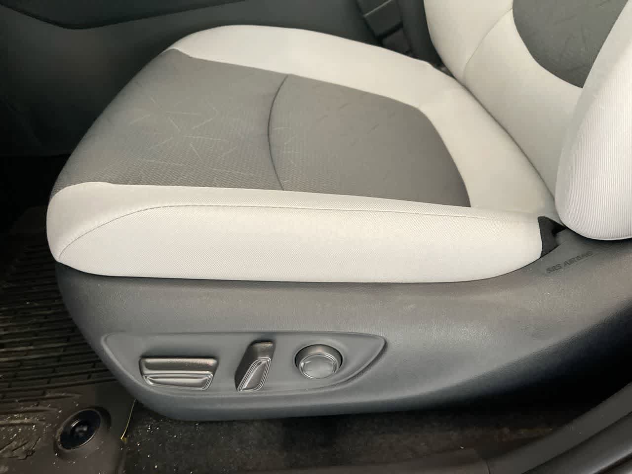 Thumbnail: 2025 Toyota RAV4 - 12