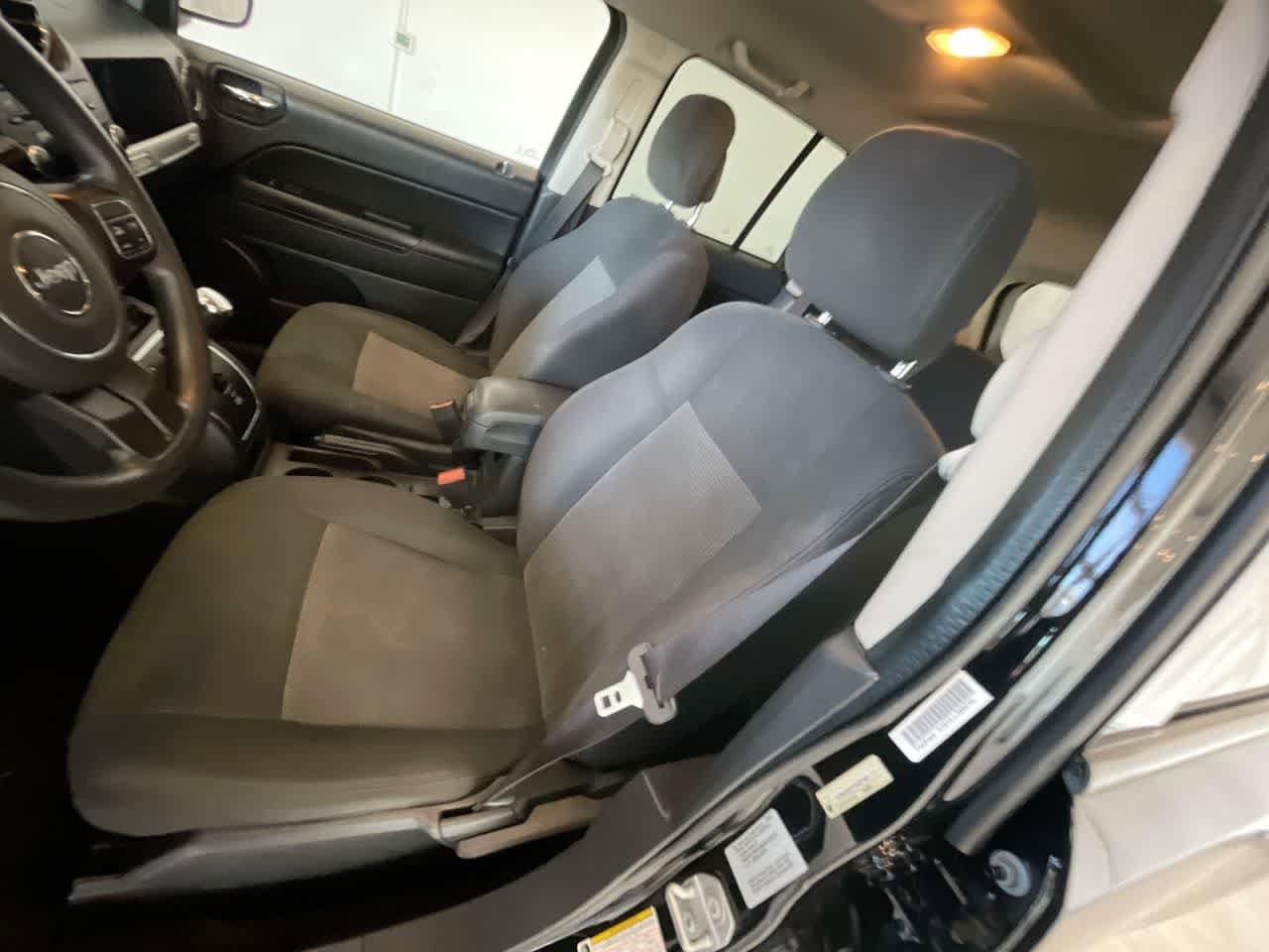 Thumbnail: 2015 Jeep Compass - 11