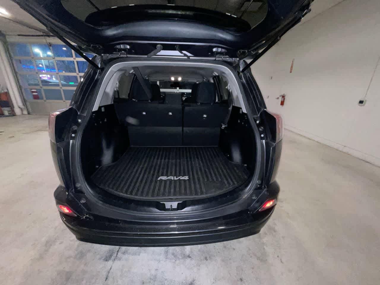 Thumbnail: 2017 Toyota RAV4 - 22