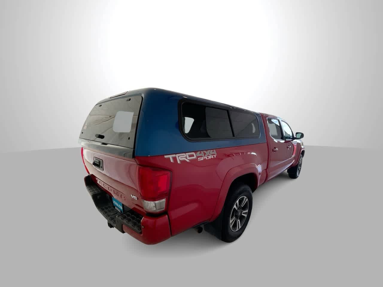 Thumbnail: 2017 Toyota Tacoma - 8