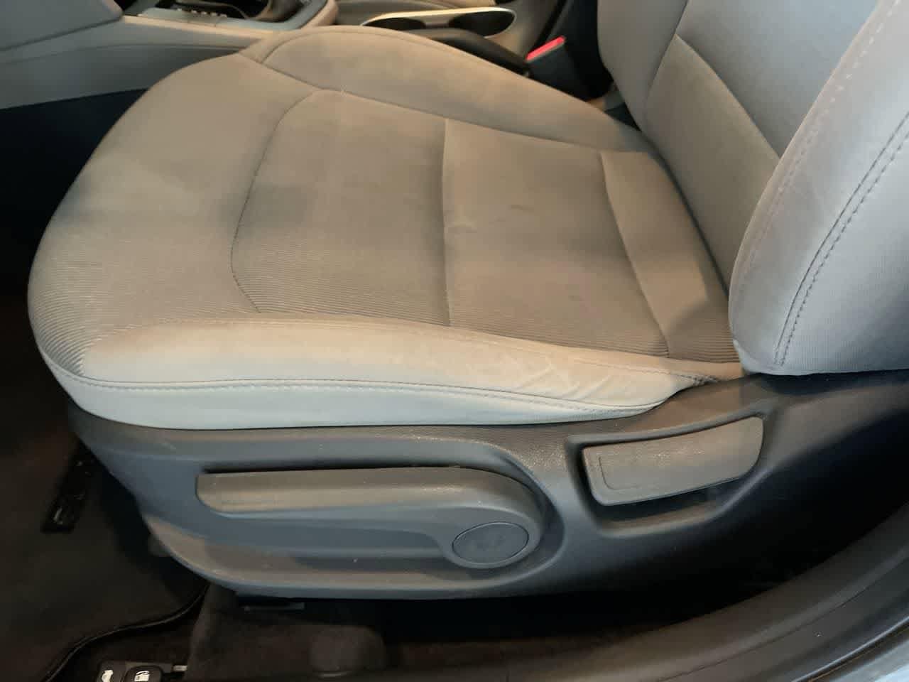 Thumbnail: 2017 Hyundai Elantra - 12