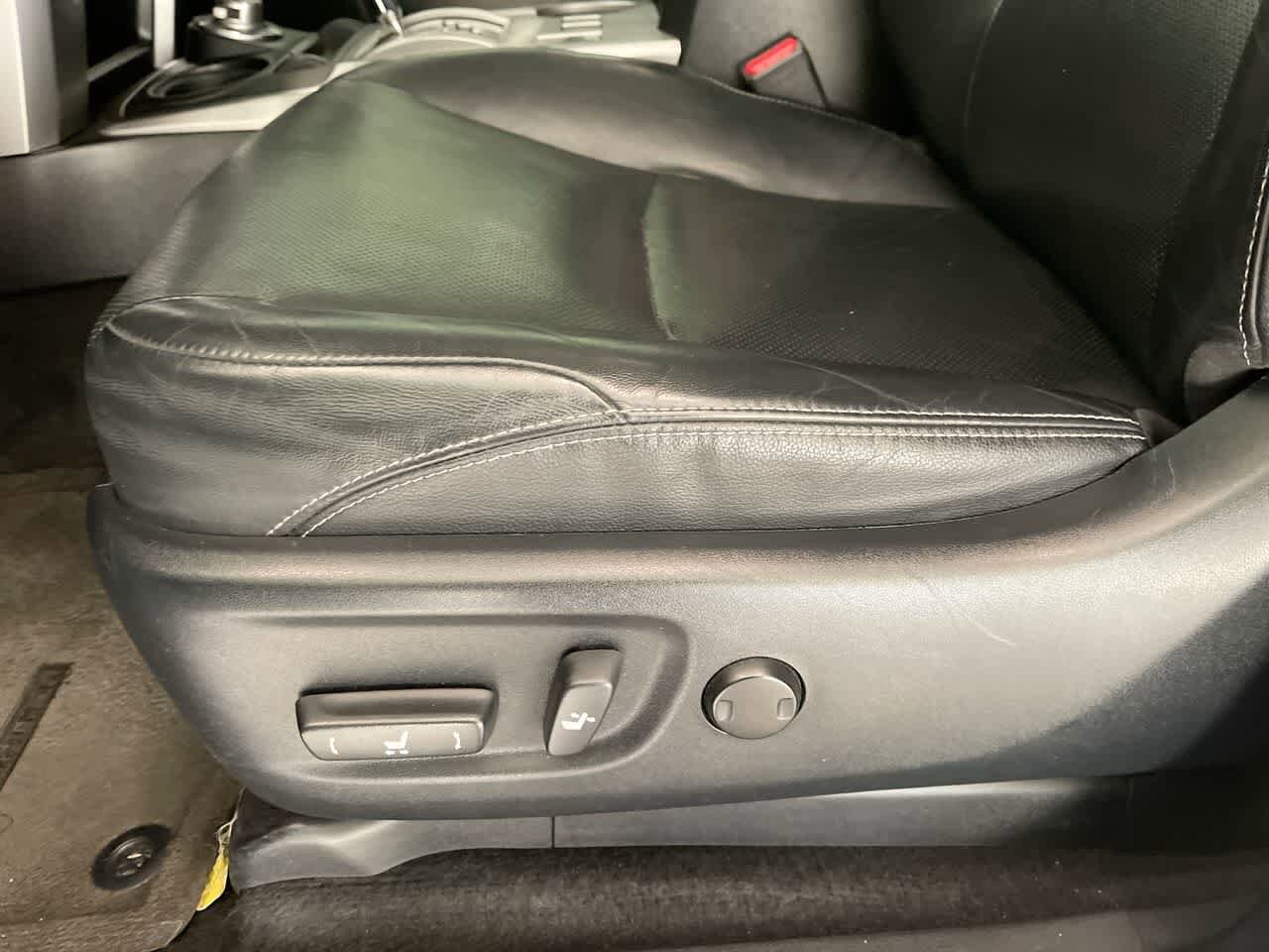 Thumbnail: 2015 Toyota 4Runner - 12