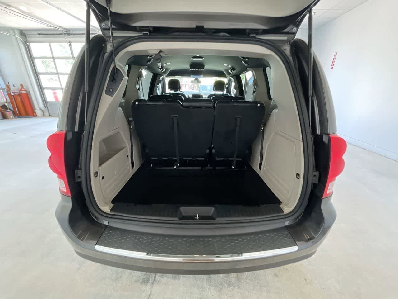Thumbnail: 2019 Dodge Grand Caravan - 24