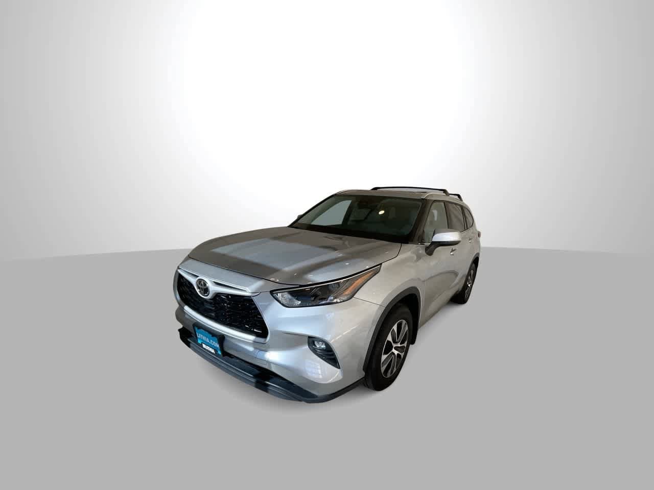 Thumbnail: 2023 Toyota Highlander - 4