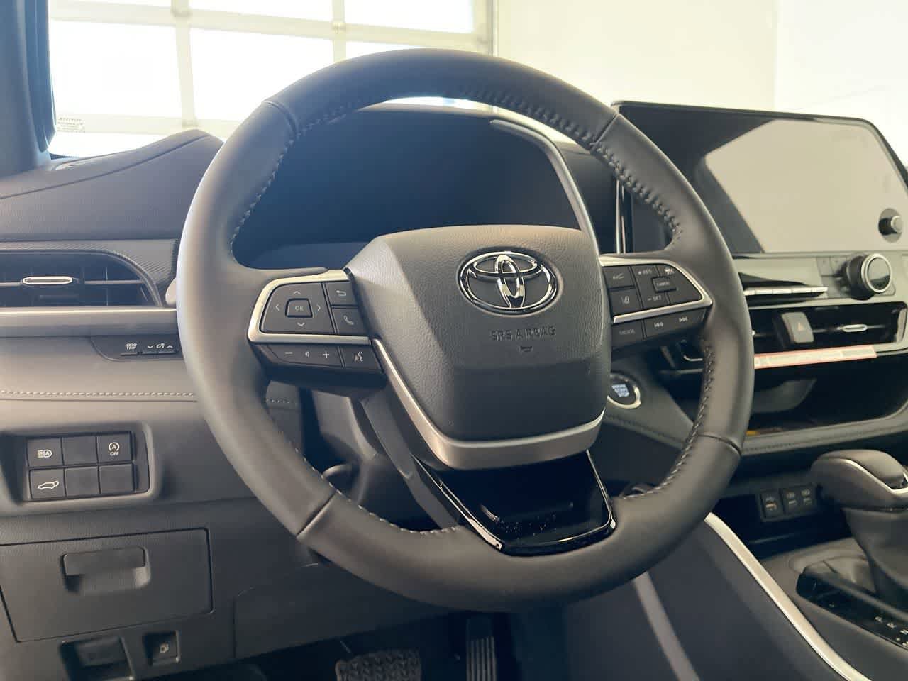 Thumbnail: 2026 Toyota Highlander - 14