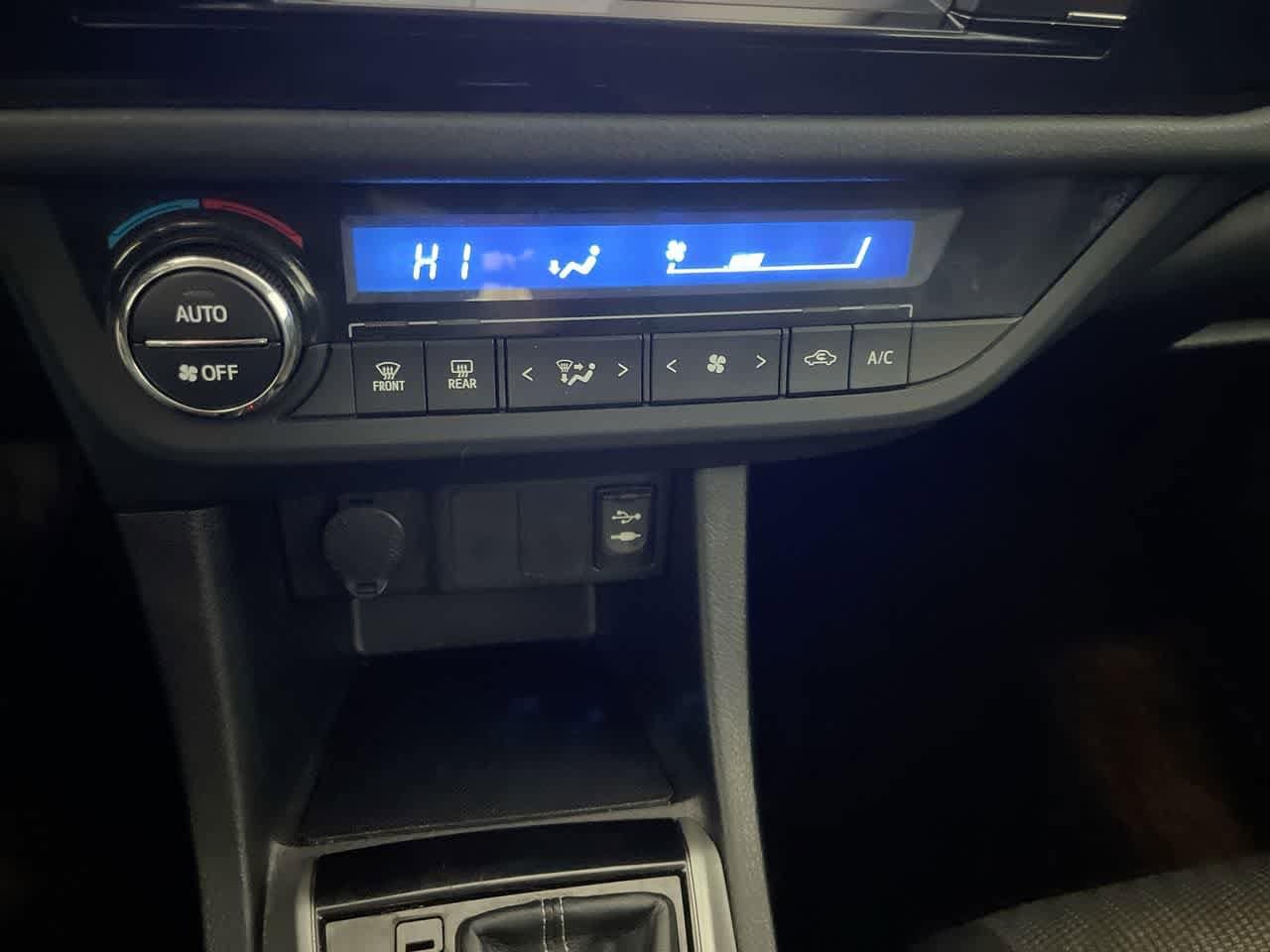 Thumbnail: 2014 Toyota Corolla - 18