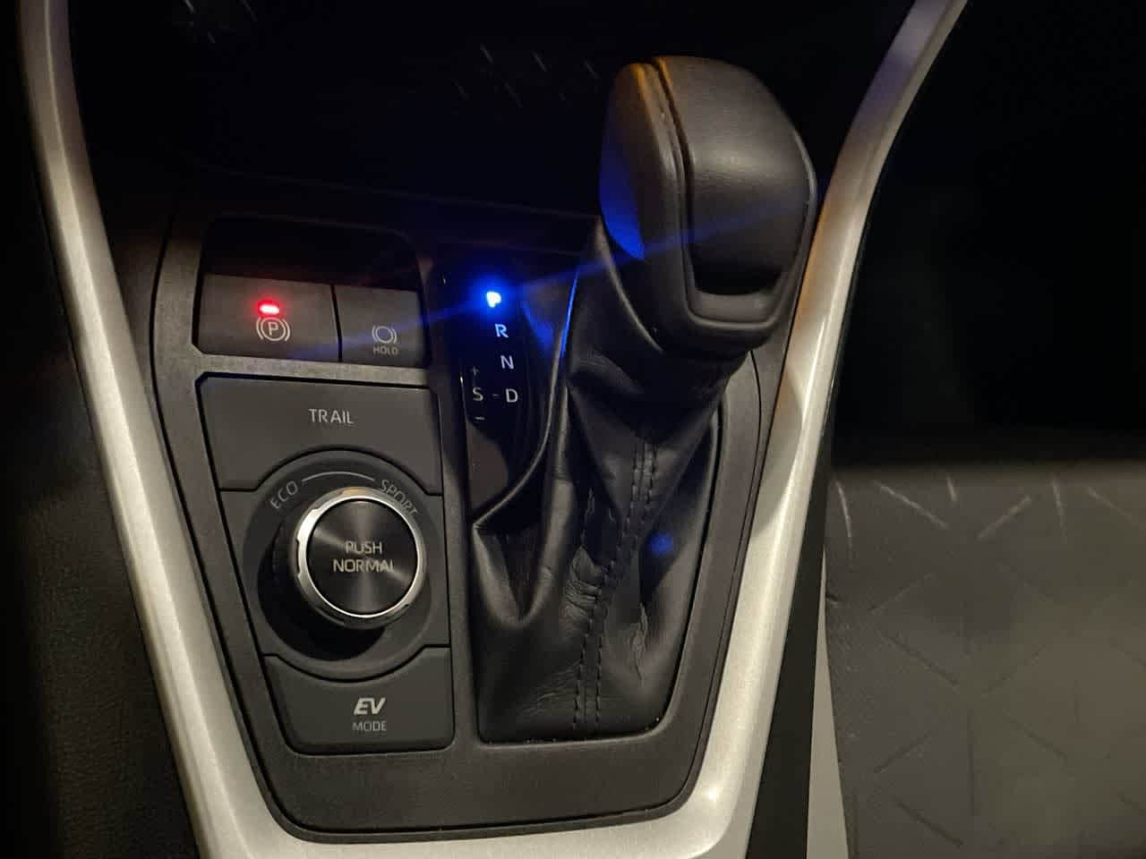 Thumbnail: 2021 Toyota RAV4 - 20