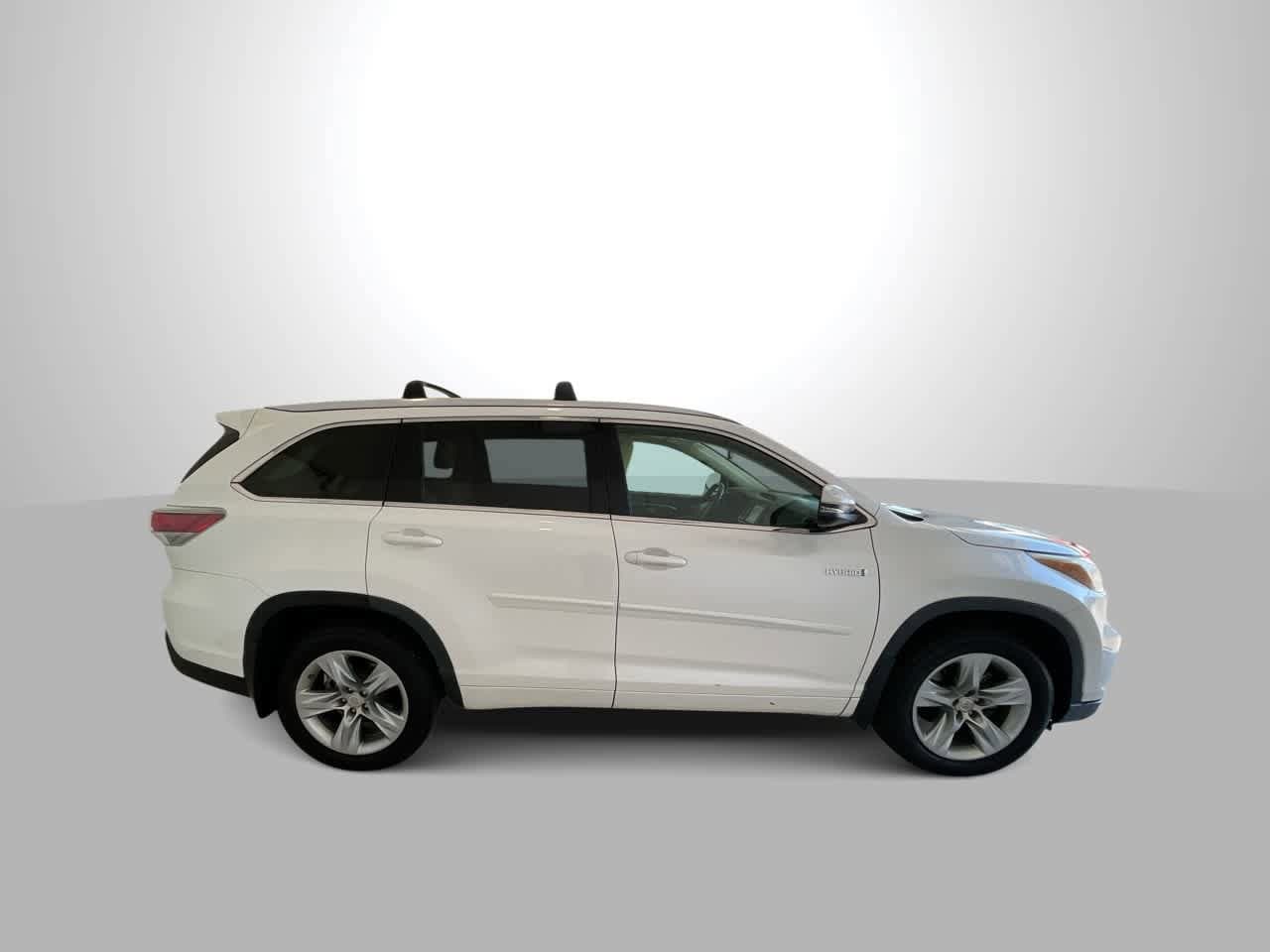 Thumbnail: 2015 Toyota Highlander - 9