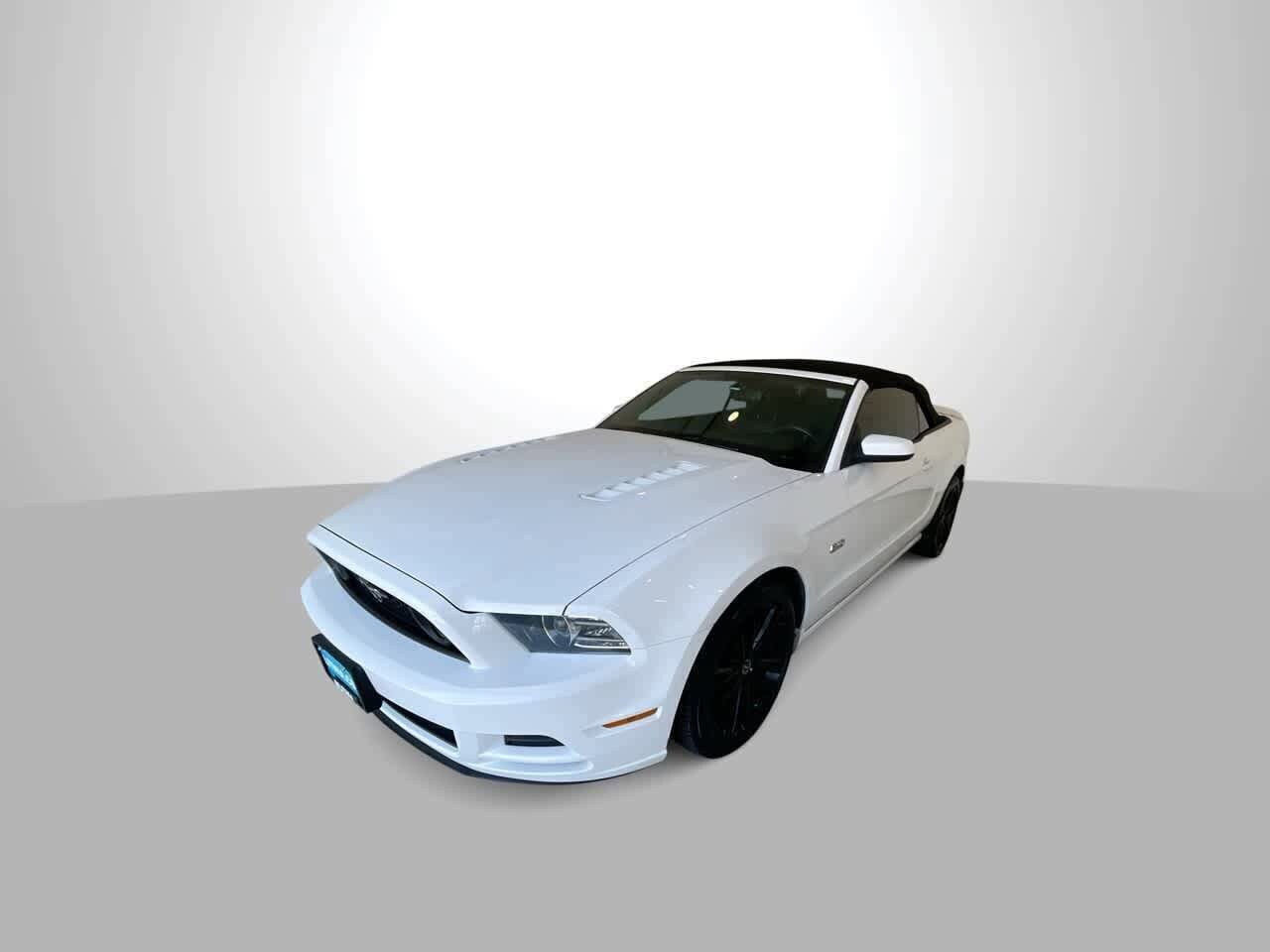 2014 Ford Mustang GT Premium Convertible photo 4