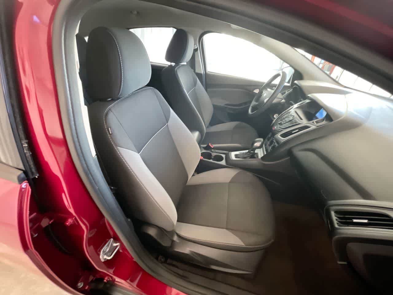 Thumbnail: 2014 Ford Focus - 22